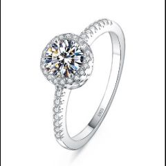 S925纯银一克拉钻戒女士仿真莫桑求婚戒指不掉色锆石情侣结婚钻石